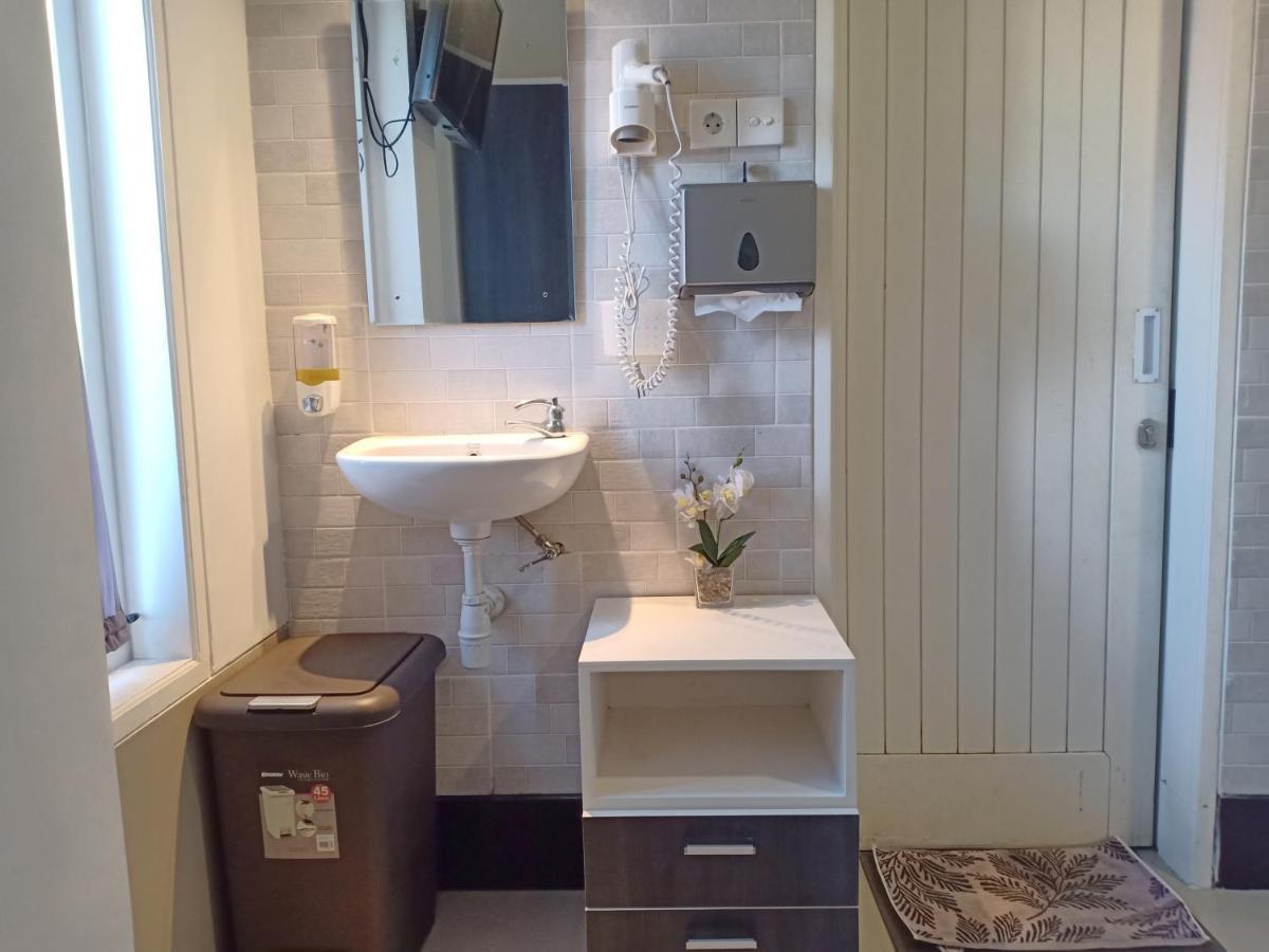 Simple Kuta Bedroom Екстер'єр фото