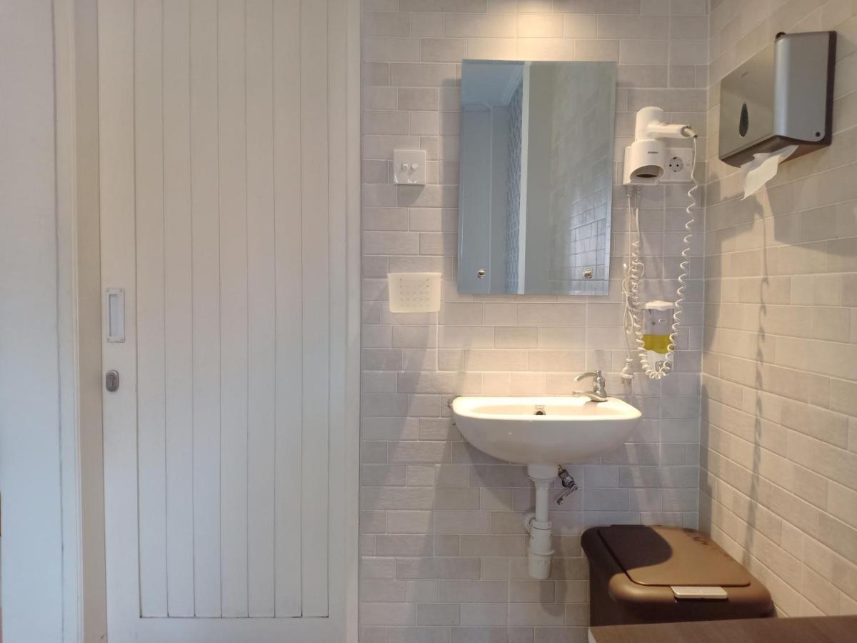 Simple Kuta Bedroom Екстер'єр фото